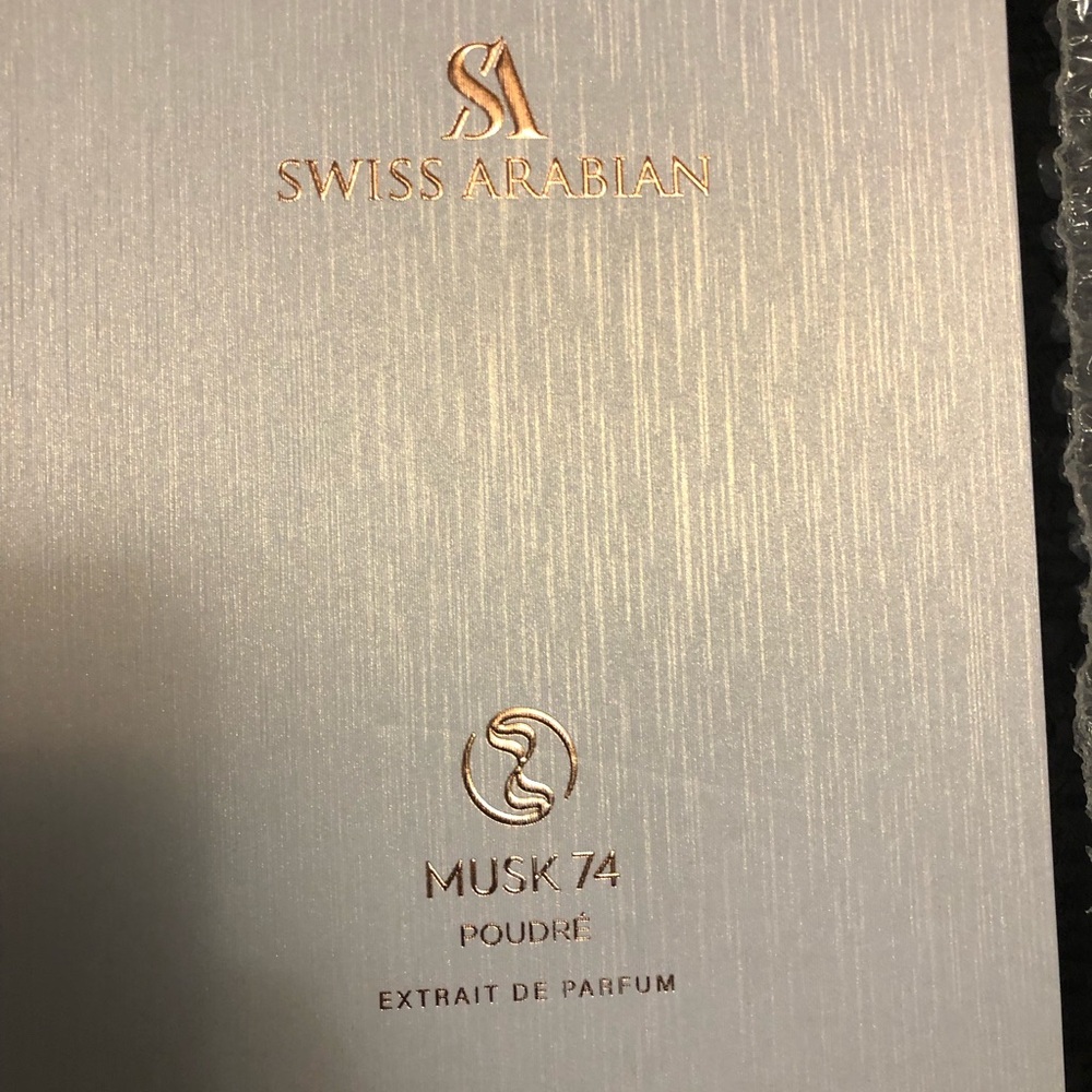 Swiss Arabian Musk 74 Poudré Extrait de Parfum - White & Rose Gold Bottle - Picture 5 of 7